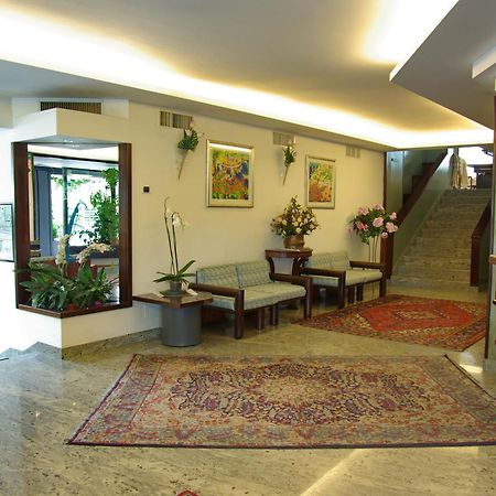 Zenit Hotel Giulianova Bagian luar foto