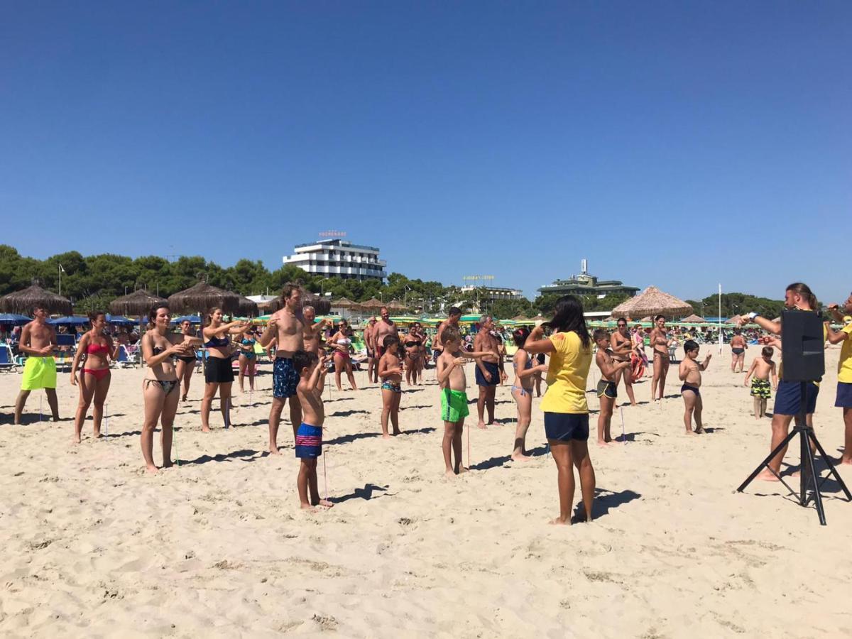 Zenit Hotel Giulianova Bagian luar foto