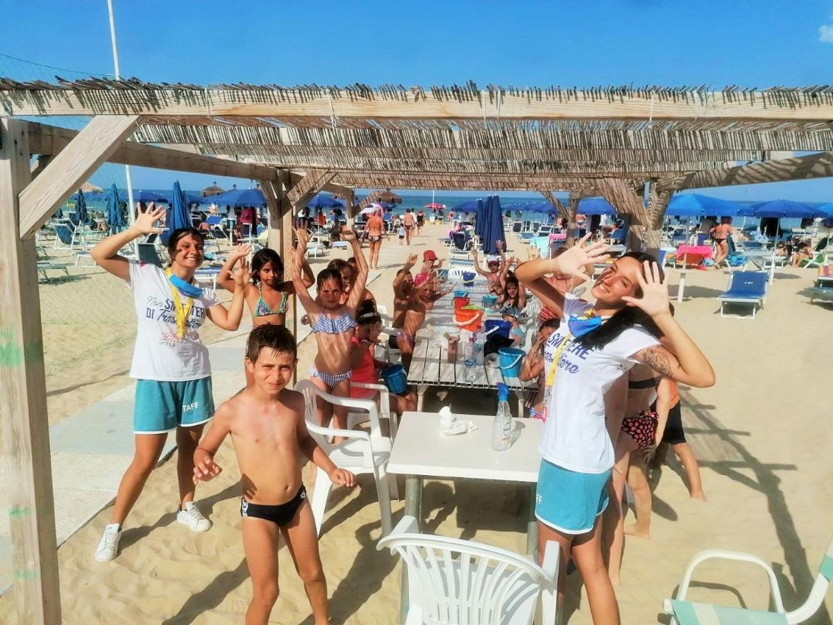 Zenit Hotel Giulianova Bagian luar foto