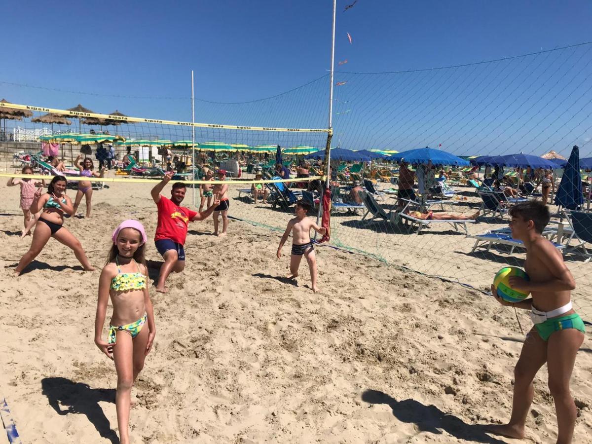 Zenit Hotel Giulianova Bagian luar foto