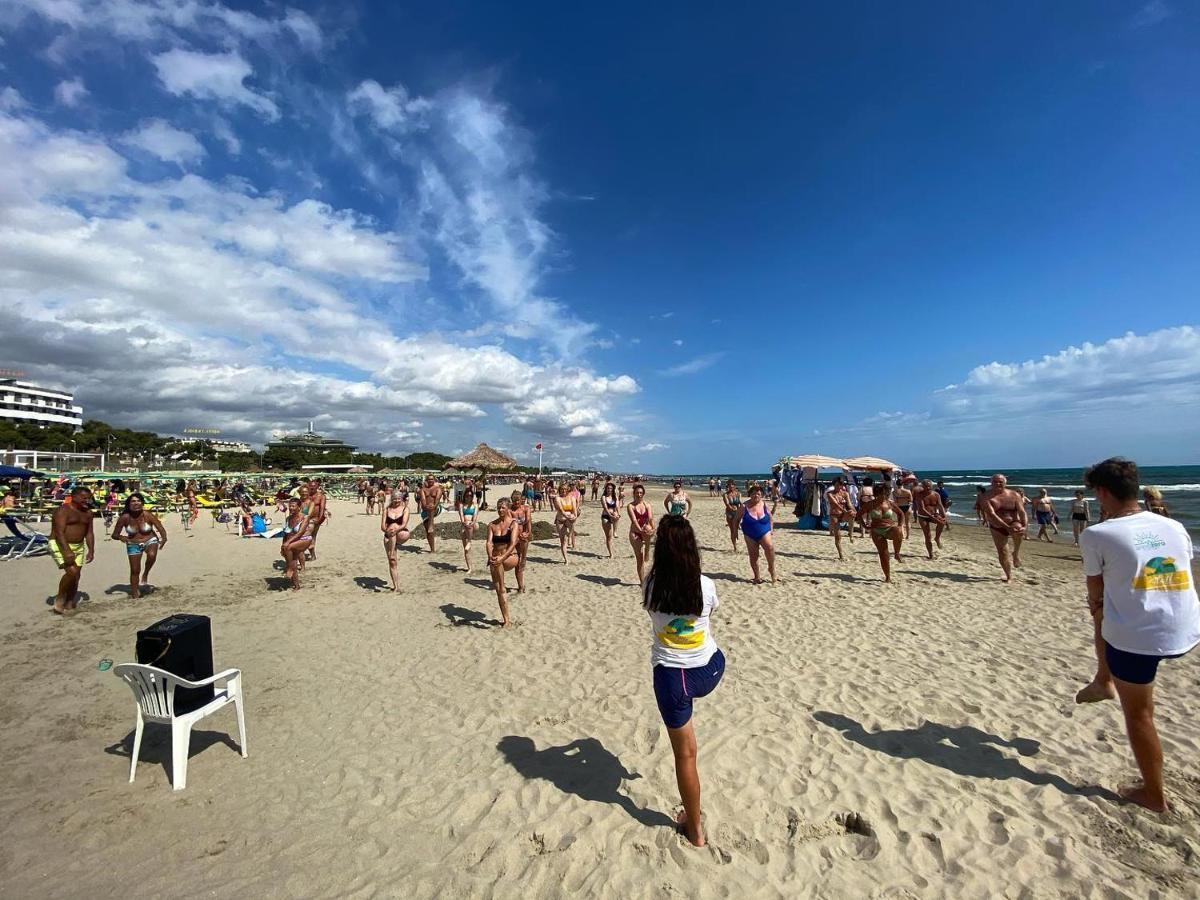 Zenit Hotel Giulianova Bagian luar foto