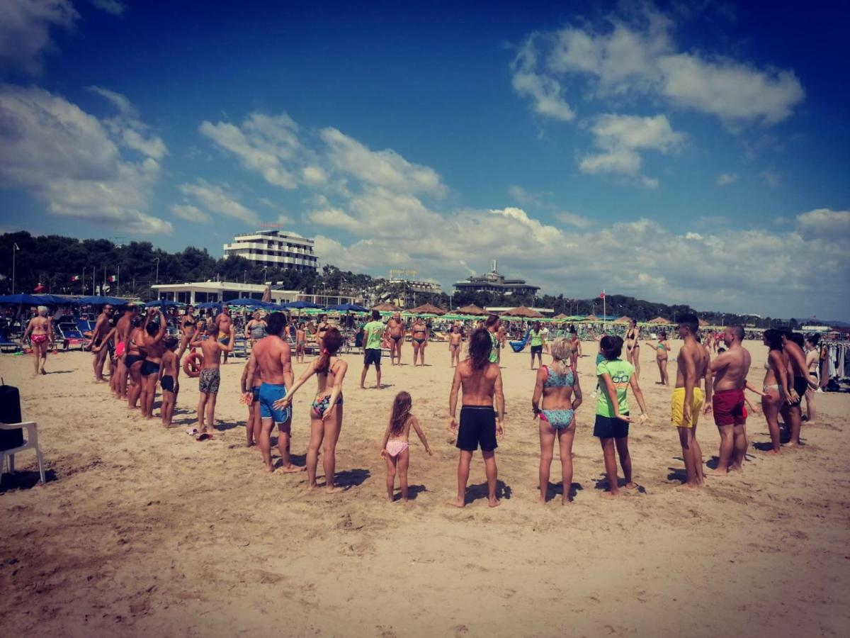 Zenit Hotel Giulianova Bagian luar foto